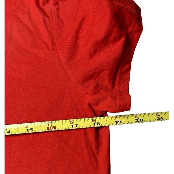 NHL Washington Capitals Women's Red Graphic Tee Medium V-Neck T-Shirt - Picture 11 of 11